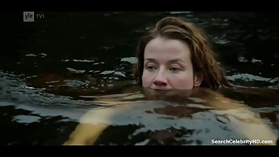 Eriikka V\'e4liahde - Pintaa