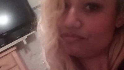 How old is HoneyEmilia in this video...