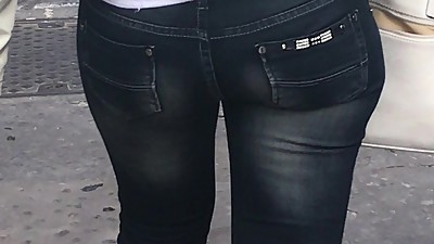 so sexy ass!! italian milf