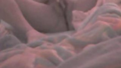 latina vieja mia plays white hur pussy