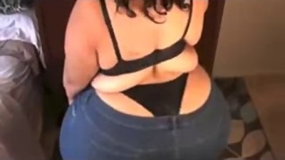 BBW dancing some Colombian Cumbia......