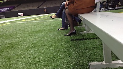 Candid Mature Dangling In Nylons