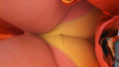 mature upskirt