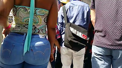 PR Parade: Beautiful Big Ass Milf