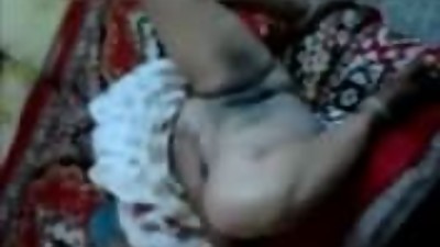 Busty indian Aunty expose herself to her
