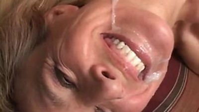 Blonde mature (Sid69)