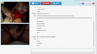 Chatrandom : HOT MILF plays with her