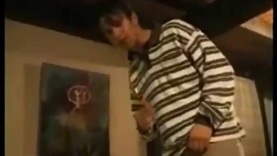 Step-Mutter von Sohn und Freund gefickt