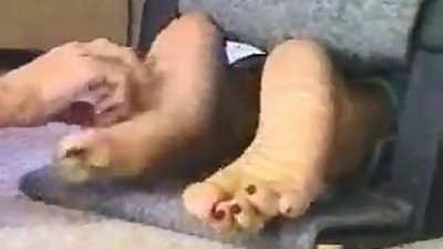 Mom tickle NOT her daughter