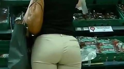 MILF IN SLACKS