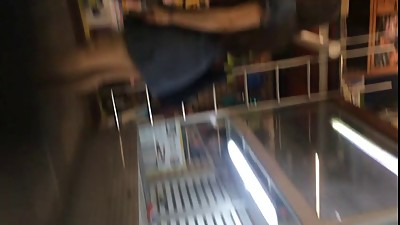 UPSKIRT RIQUISIMAS NALGAS CASADA SEARS