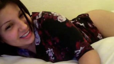 Hot milf shows off her HOT body on