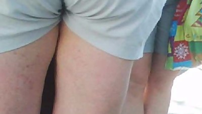 Beautiful mature ass on the street!