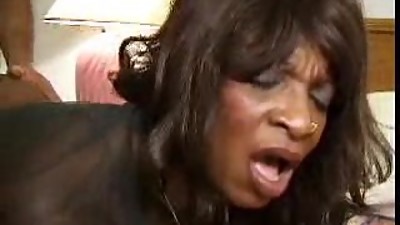 Bonne black bien dodue