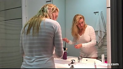 Flashing my pussy in public in Cassis