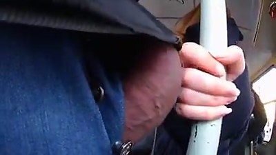 ENCOXCANDO PENE MANO TUBO