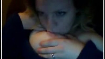 US Milf showing tits and playing with