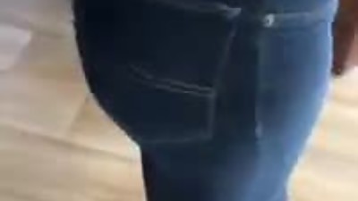 Milf in tight Jeans 1