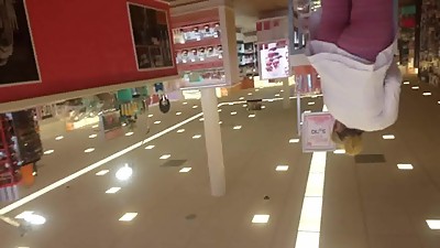 MILF in colorful yoga pants