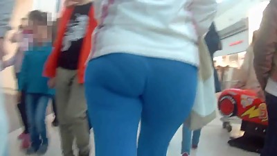 Big ass milf in blue pants